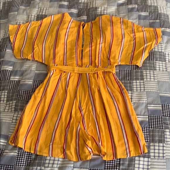 Le Lis Pants - 🔥NEW! SMALL Le Lis Romper